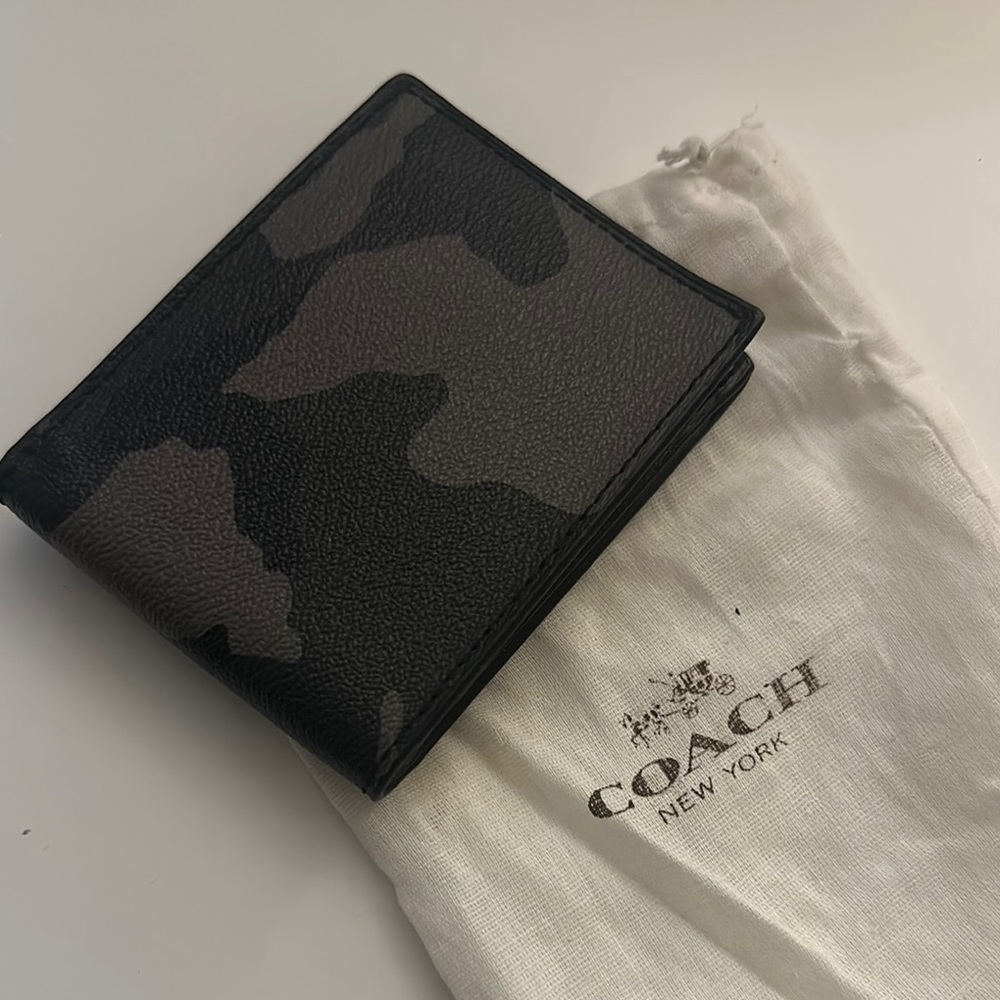 Coach Men's Black Gray Camo Leather Bifold Wallet - Picture 1 of 3